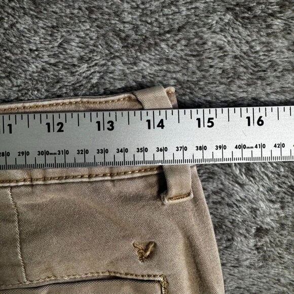 American Eagle AEO Twill Midi Super Stretch Shorts Sz 6 - Picture 9 of 11